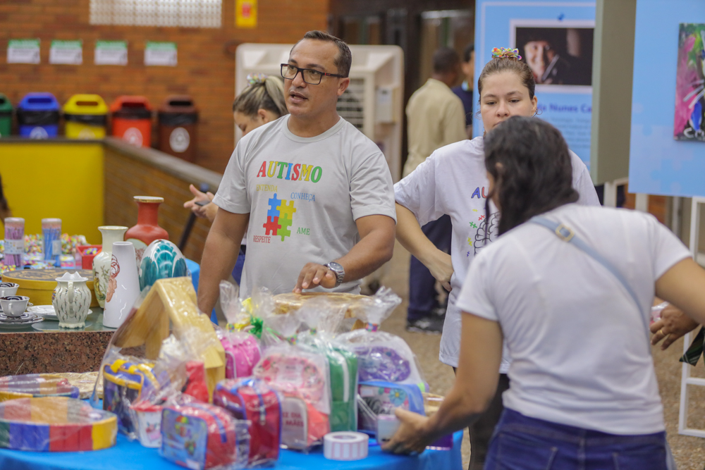 EXPOSIÇÃO E FEIRA DIA DO AUTISMO 11.04.2023-3.JPG