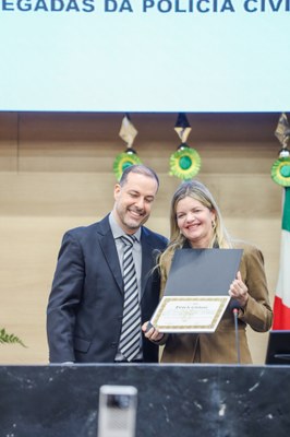 SESSÃO SOLENE DE ENTREGA DE TÍTULO DE CIDADANIA A DELEGADOS DA PCPI (23).jpeg