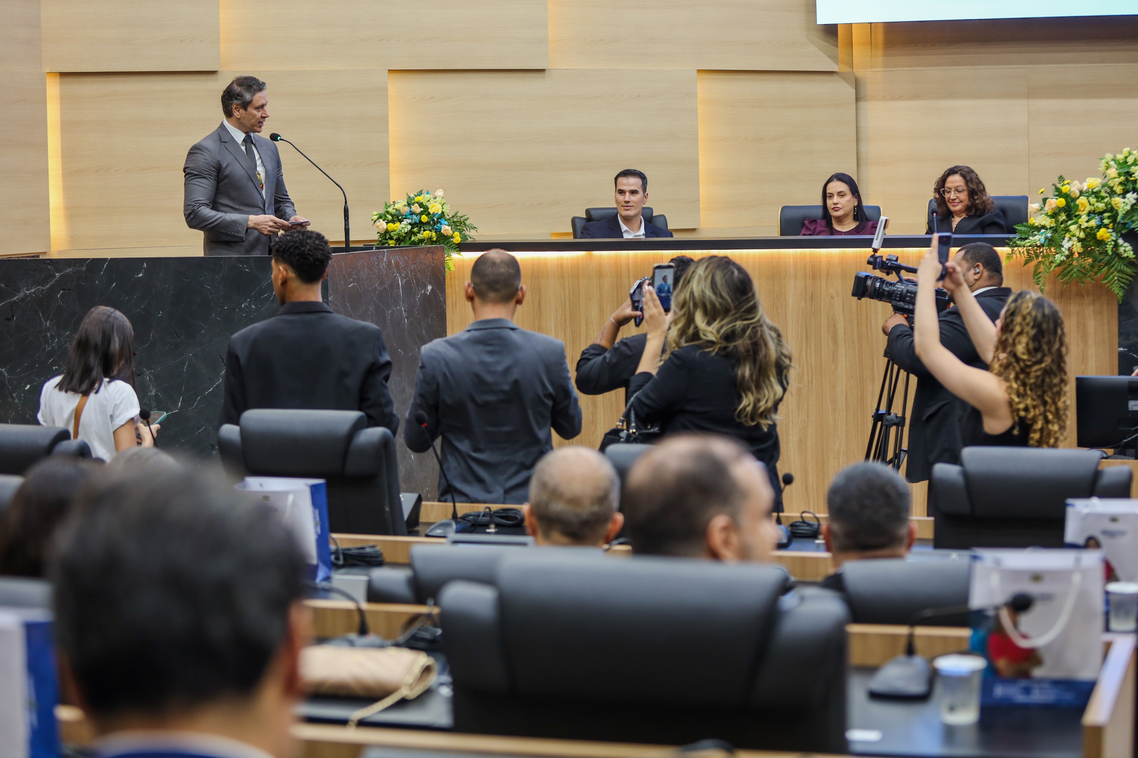 SESSÃO SOLENE DE ENTREGA DE TÍTULO DE CIDADANIA A DELEGADOS DA PCPI (34).jpeg