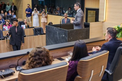 SESSÃO SOLENE DE ENTREGA DE TÍTULO DE CIDADANIA A DELEGADOS DA PCPI (36).jpeg