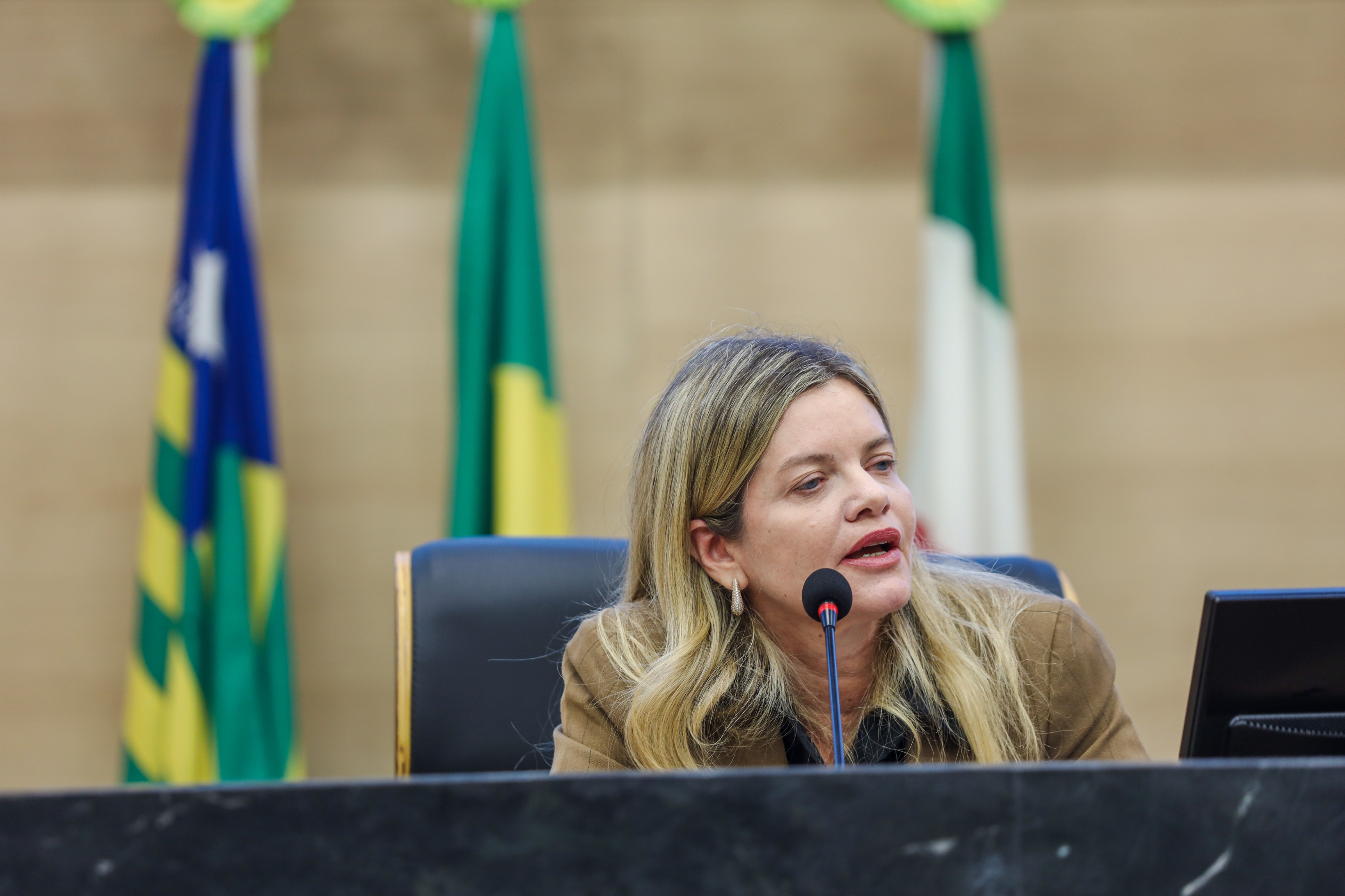 SESSÃO SOLENE DE ENTREGA DE TÍTULO DE CIDADANIA A DELEGADOS DA PCPI (8).jpeg