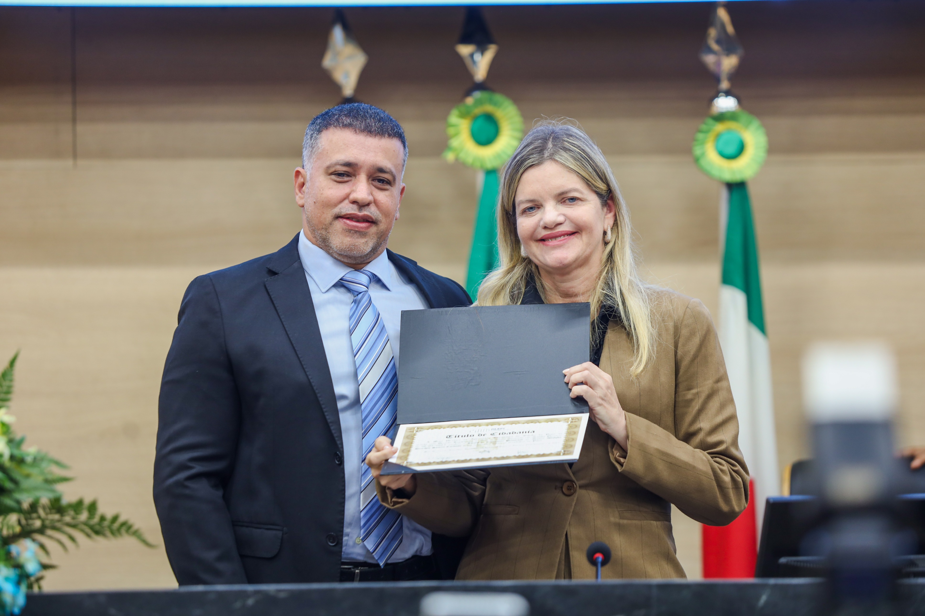 SESSÃO SOLENE DE ENTREGA DE TÍTULO DE CIDADANIA A DELEGADOS DA PCPI (9).jpeg