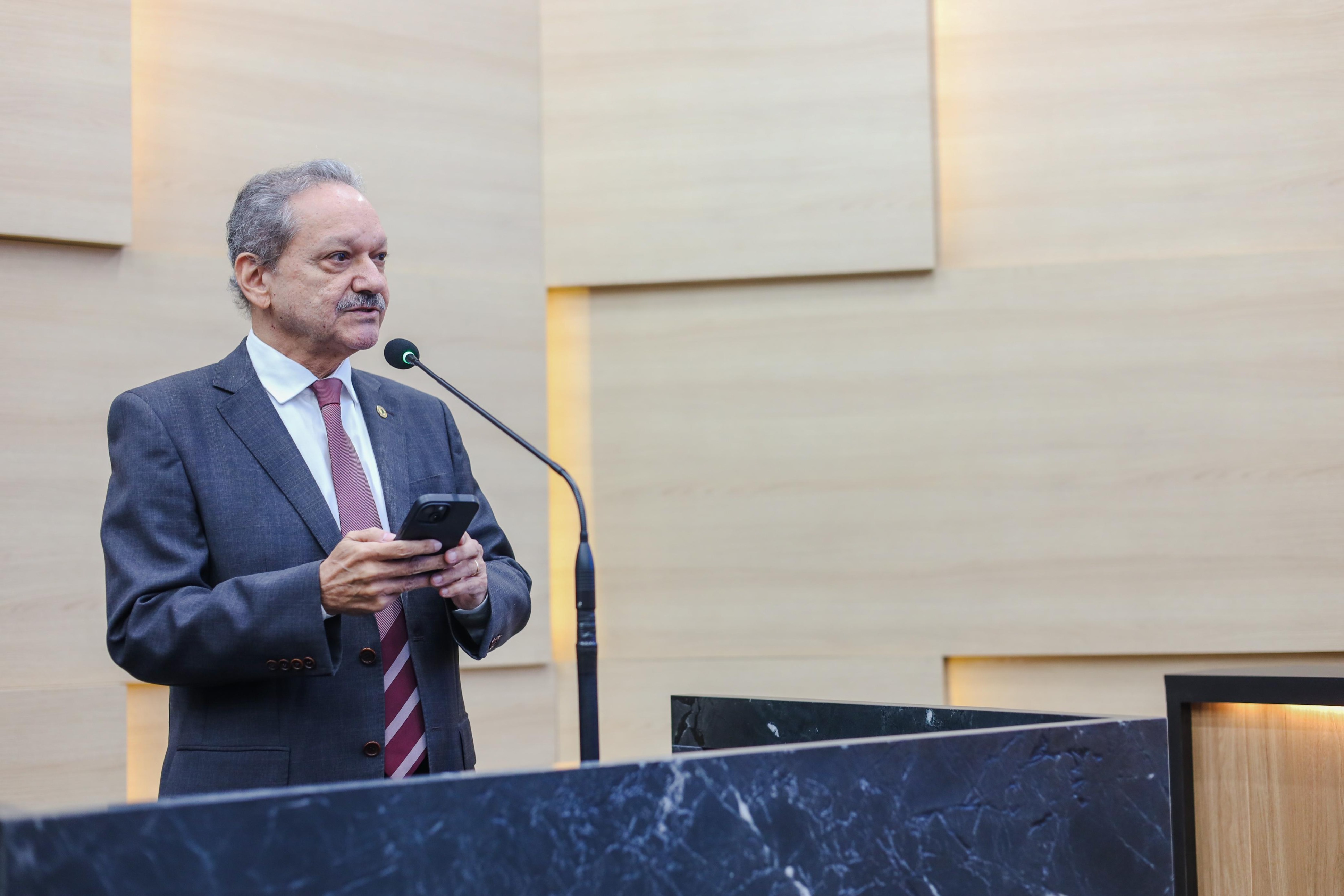 Sessão Solene em Homenagem ao centenário de nascimento do Deputado Waldemar de Castro Macedo.  (2).jpeg