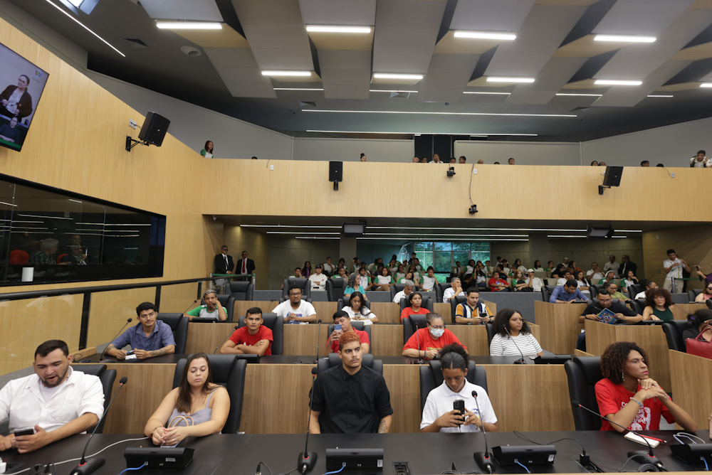 AUDIÊNCIA PÚBLICA PARA DEBATER O EXTERMÍNIO DA JUVENTUDE NEGRA E POBRE NO ESTADO DO PIAUÍ (10).jpg