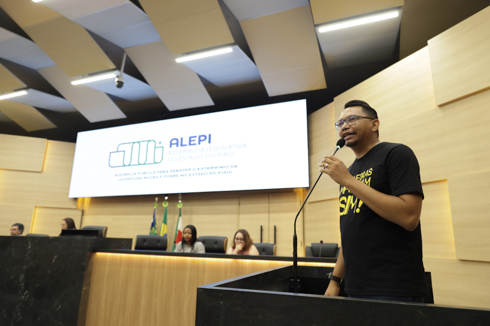 AUDIÊNCIA PÚBLICA PARA DEBATER O EXTERMÍNIO DA JUVENTUDE NEGRA E POBRE NO ESTADO DO PIAUÍ (22).jpg