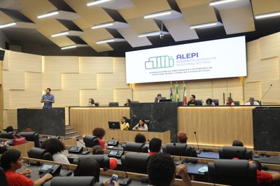 AUDIÊNCIA PÚBLICA PARA DEBATER O EXTERMÍNIO DA JUVENTUDE NEGRA E POBRE NO ESTADO DO PIAUÍ (31).jpg