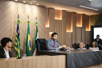 SESSÃO SOLENE CONCESSÃO DE MEDALHA DO MÉRITO LEGISLATIVO AO ESTUDANTE MANOEL JOSÉ NUNES NETO (11).jpg