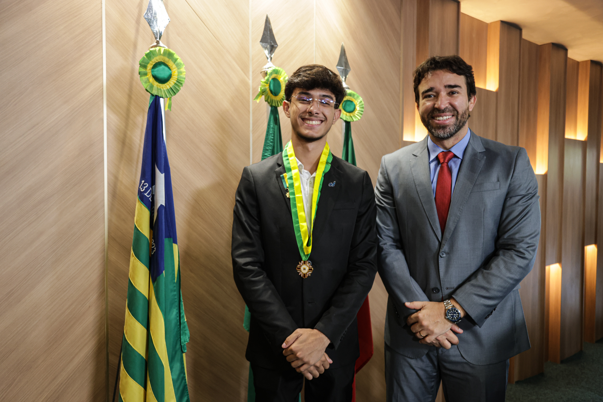 SESSÃO SOLENE CONCESSÃO DE MEDALHA DO MÉRITO LEGISLATIVO AO ESTUDANTE MANOEL JOSÉ NUNES NETO (20).jpg