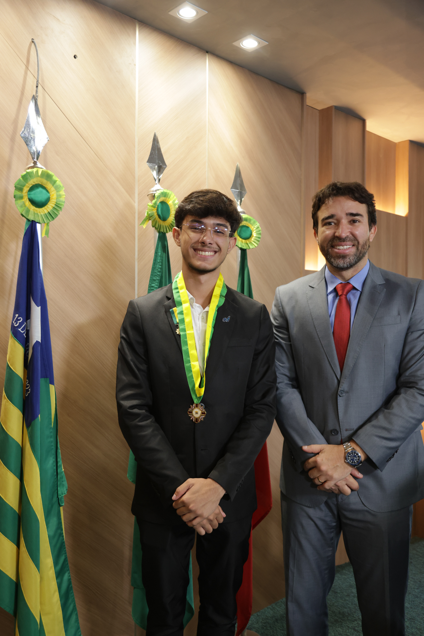 SESSÃO SOLENE CONCESSÃO DE MEDALHA DO MÉRITO LEGISLATIVO AO ESTUDANTE MANOEL JOSÉ NUNES NETO (21).jpg