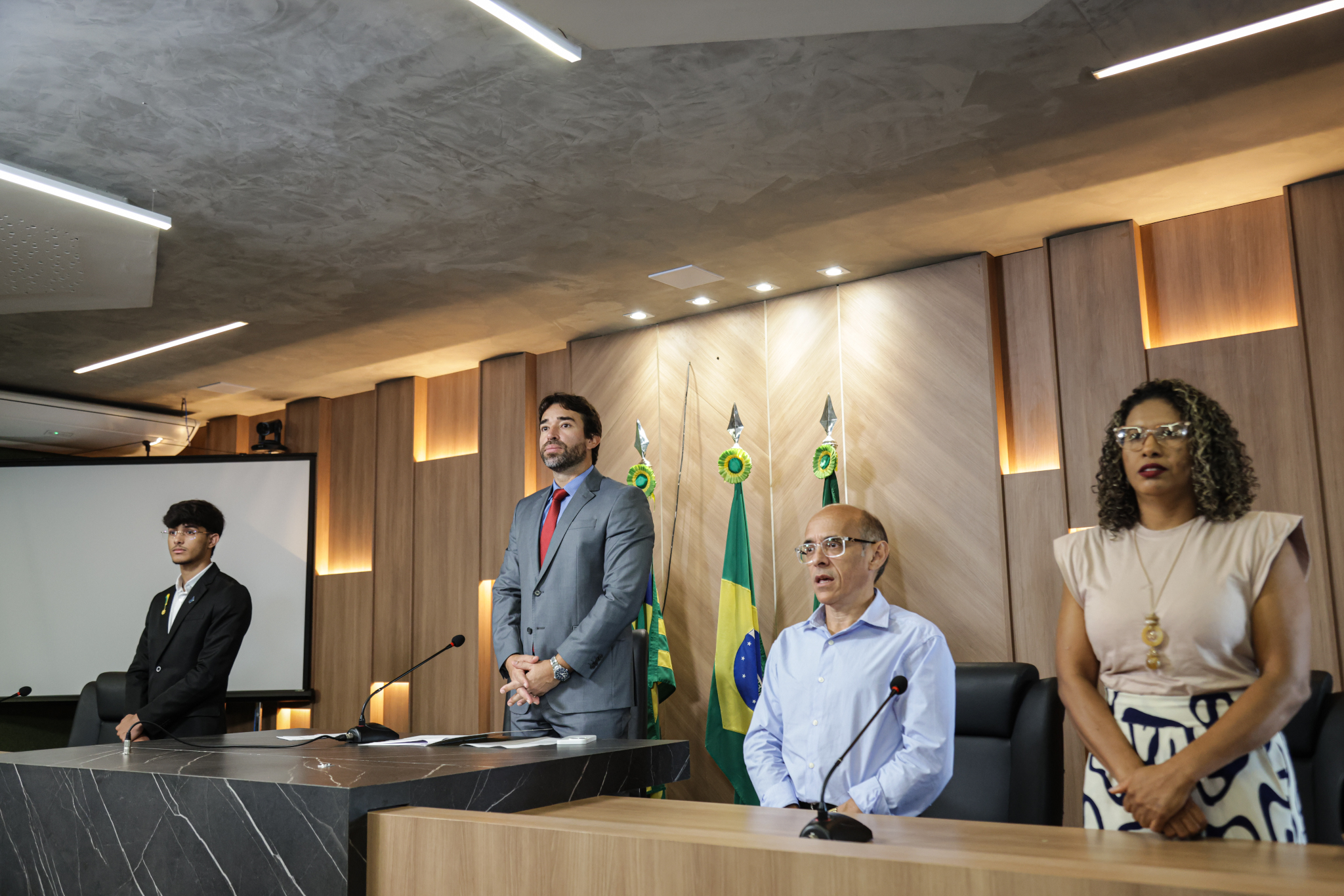 SESSÃO SOLENE CONCESSÃO DE MEDALHA DO MÉRITO LEGISLATIVO AO ESTUDANTE MANOEL JOSÉ NUNES NETO (7).jpg