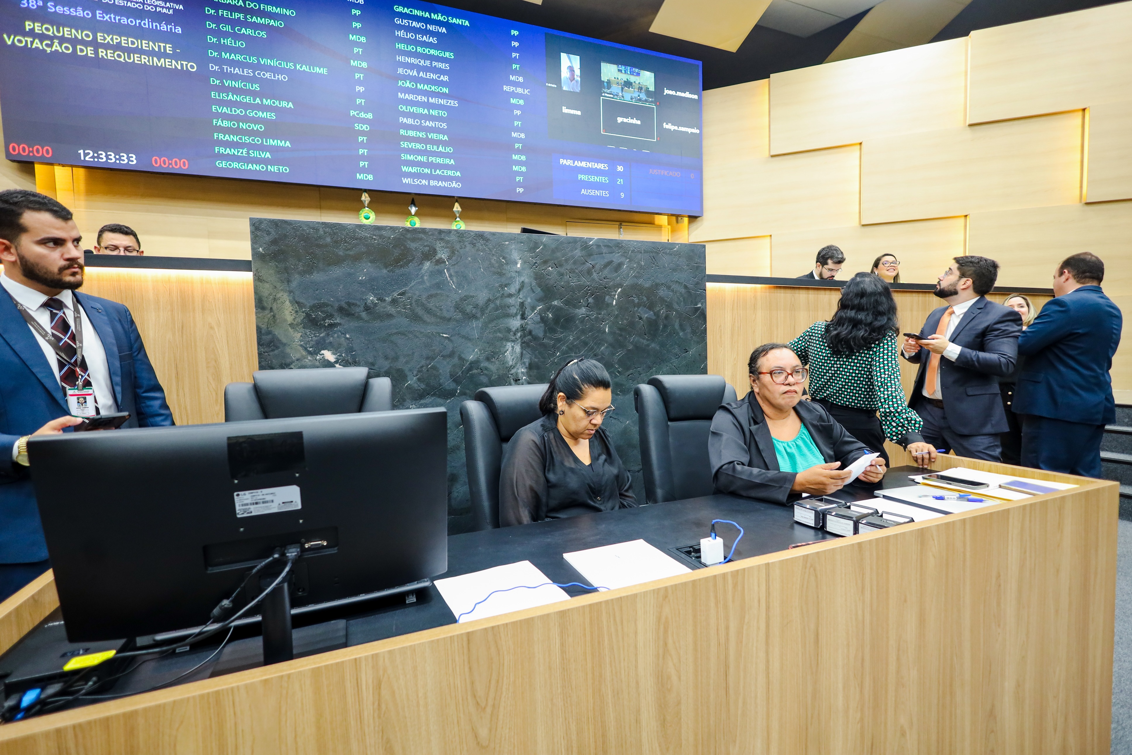 REUNIÃO DAS COMISSÕES CONJUNTAS E PLENÁRIO (10).jpeg