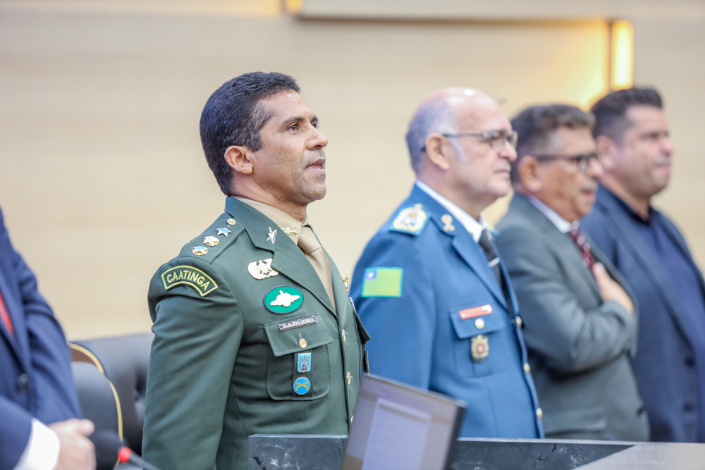 Entrega da Concessão da Medalha do Mérito Legislativo a José Arimatéia Rêgo de Araújo, Tenente- Coronel Alípio Gomes de Assis, Tadeu Simplício de Resende Júnior, Tales Gabriel Carvalho Res (17).JPG