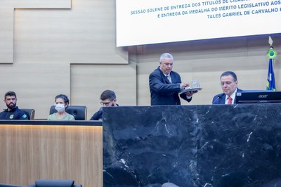 Entrega da Concessão da Medalha do Mérito Legislativo a José Arimatéia Rêgo de Araújo, Tenente- Coronel Alípio Gomes de Assis, Tadeu Simplício de Resende Júnior, Tales Gabriel Carvalho Res (22).JPG