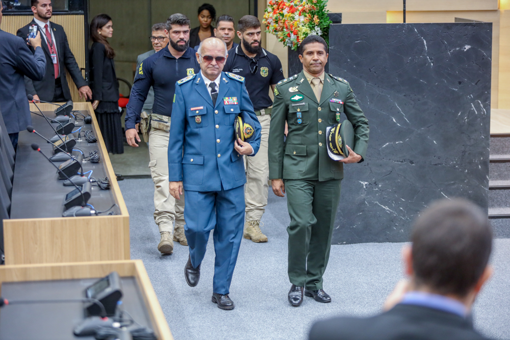 Entrega da Concessão da Medalha do Mérito Legislativo a José Arimatéia Rêgo de Araújo, Tenente- Coronel Alípio Gomes de Assis, Tadeu Simplício de Resende Júnior, Tales Gabriel Carvalho Res (3).JPG