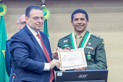 Entrega da Concessão da Medalha do Mérito Legislativo a José Arimatéia Rêgo de Araújo, Tenente- Coronel Alípio Gomes de Assis, Tadeu Simplício de Resende Júnior, Tales Gabriel Carvalho Res (31).JPG