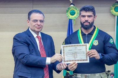 Entrega da Concessão da Medalha do Mérito Legislativo a José Arimatéia Rêgo de Araújo, Tenente- Coronel Alípio Gomes de Assis, Tadeu Simplício de Resende Júnior, Tales Gabriel Carvalho Res (36).JPG