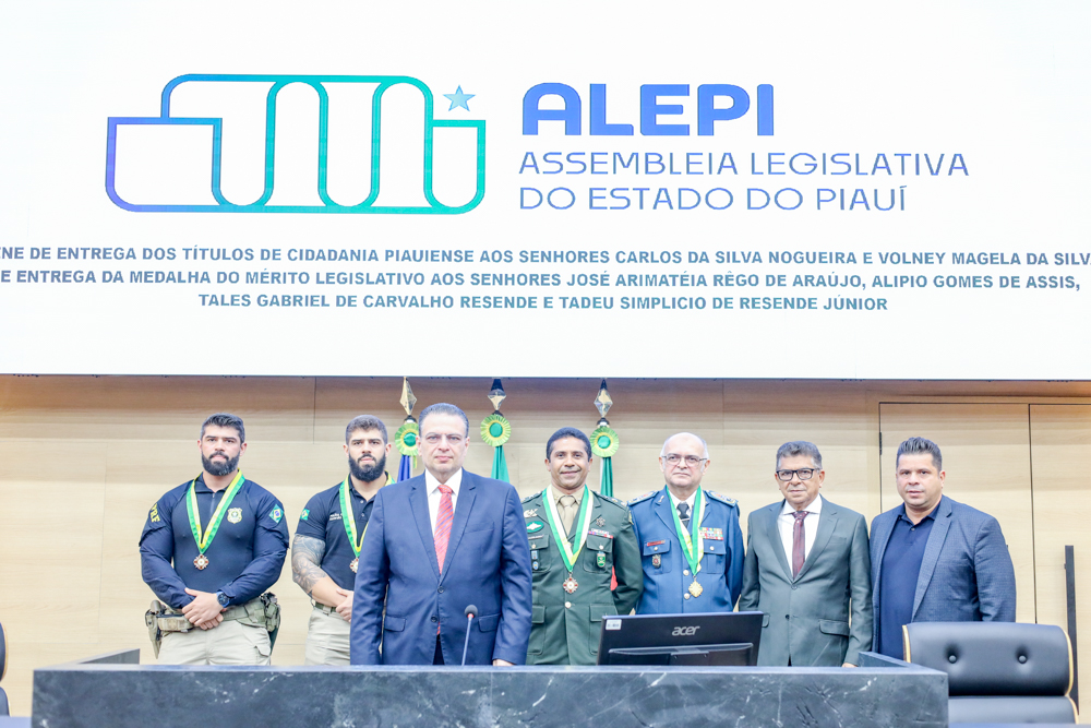 Entrega da Concessão da Medalha do Mérito Legislativo a José Arimatéia Rêgo de Araújo, Tenente- Coronel Alípio Gomes de Assis, Tadeu Simplício de Resende Júnior, Tales Gabriel Carvalho Res (55).JPG