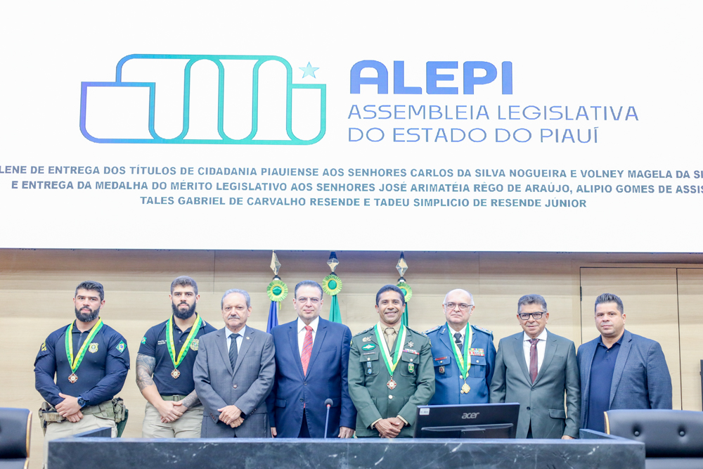 Entrega da Concessão da Medalha do Mérito Legislativo a José Arimatéia Rêgo de Araújo, Tenente- Coronel Alípio Gomes de Assis, Tadeu Simplício de Resende Júnior, Tales Gabriel Carvalho Res (56).JPG