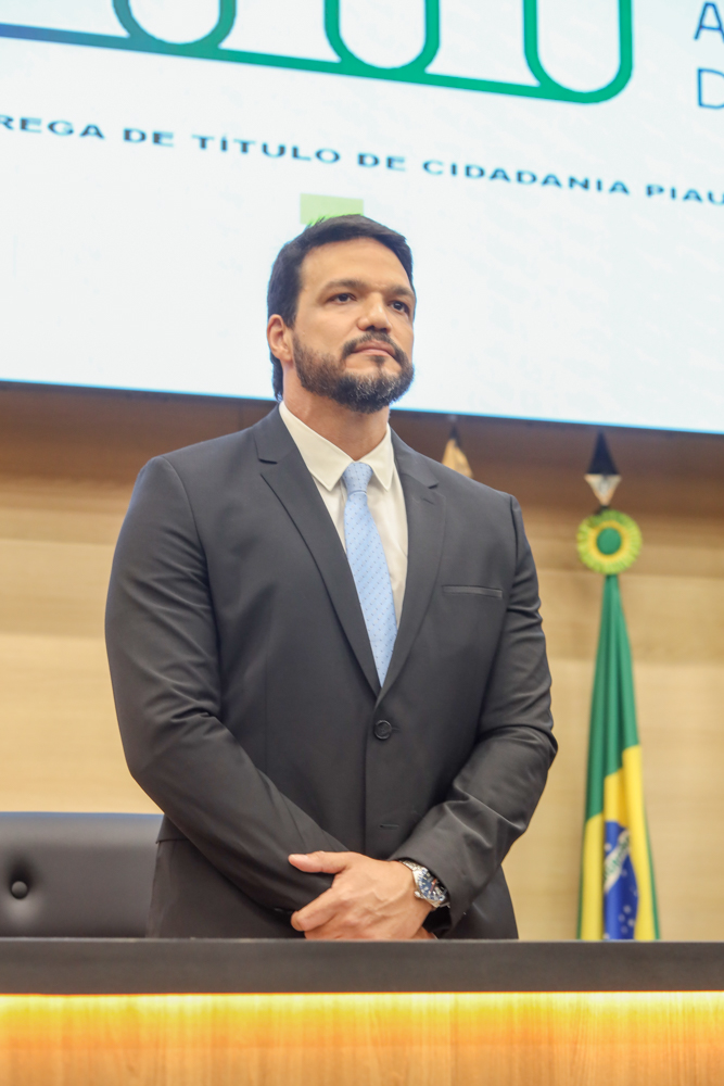 TÍTULO DE CIDADANIA AO SR. FRANCISCO CARLOS EDUARDO AQUINO ARAÚJO 11.07 (4).JPG