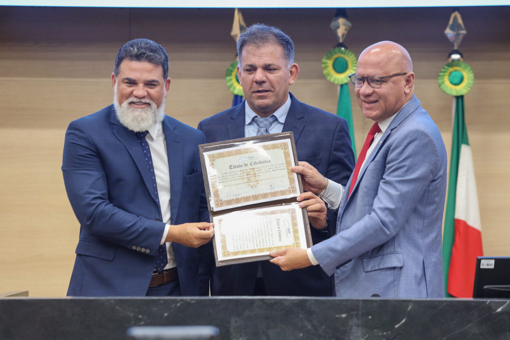 Sessão Solene de Entrega de Título de Cidadania Piauiense à Sra. Amanda Lúcia Barreto Dantas e ao Sr Jorge Viana de Sousa. Requerimento de autoria do Senhor Deputado Cel. Carlos Augusto-5.JPG