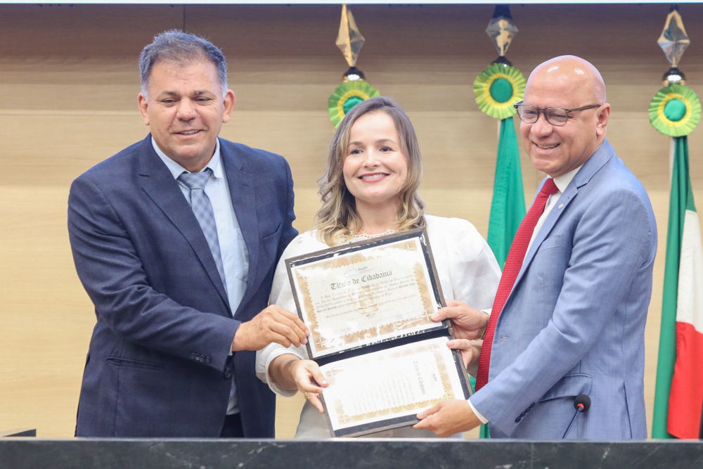 Sessão Solene de Entrega de Título de Cidadania Piauiense à Sra. Amanda Lúcia Barreto Dantas e ao Sr Jorge Viana de Sousa. Requerimento de autoria do Senhor Deputado Cel. Carlos Augusto-7.JPG