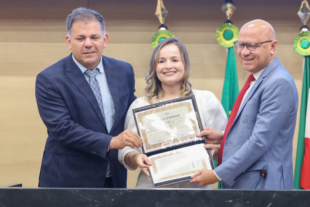 Sessão Solene de Entrega de Título de Cidadania Piauiense à Sra. Amanda Lúcia Barreto Dantas e ao Sr Jorge Viana de Sousa. Requerimento de autoria do Senhor Deputado Cel. Carlos Augusto-8.JPG