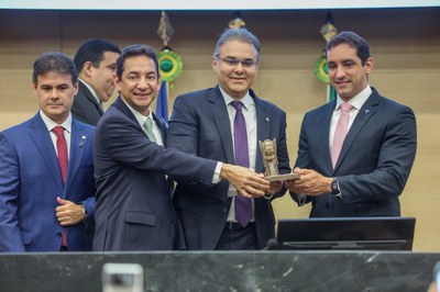 SESSÃO SOLENE EM HOMENAGEM AOS SERVIÇOS PRESTADOS PELA CODEVASF (44).JPG