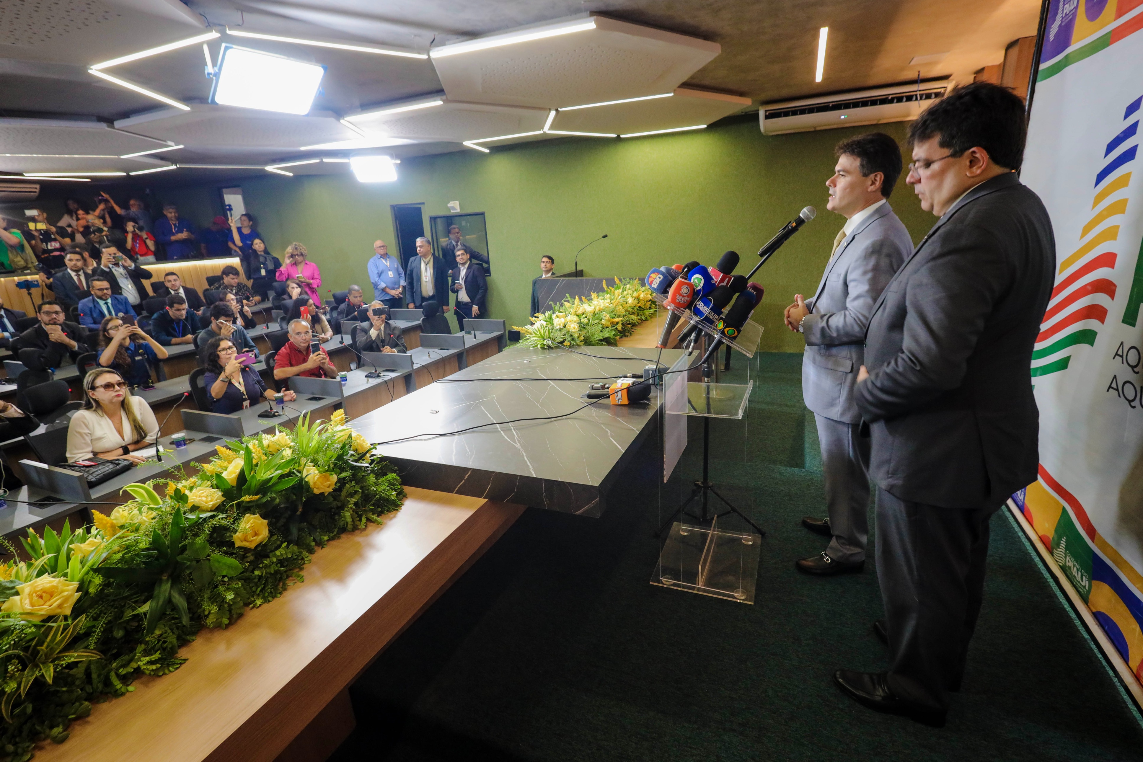 COLETIVA COM A IMPRENSA DO GOVERNADOR E DO PRESIDENTE DA ALEPI-2.jpg