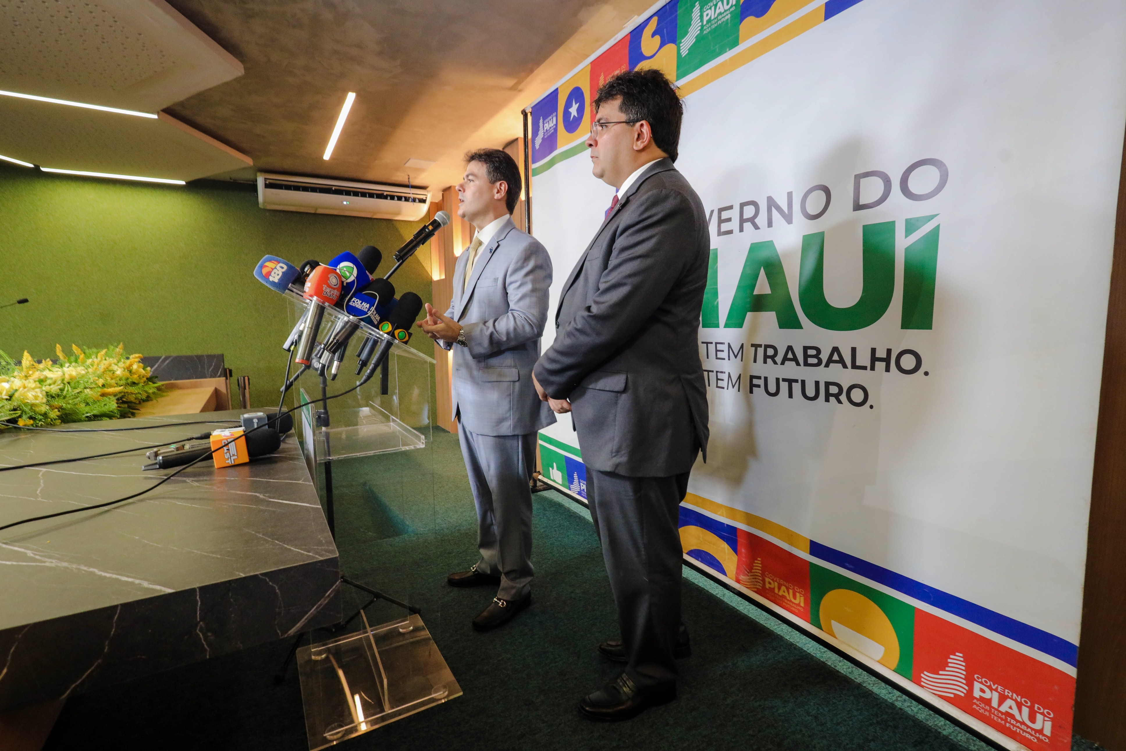 COLETIVA COM A IMPRENSA DO GOVERNADOR E DO PRESIDENTE DA ALEPI.jpg