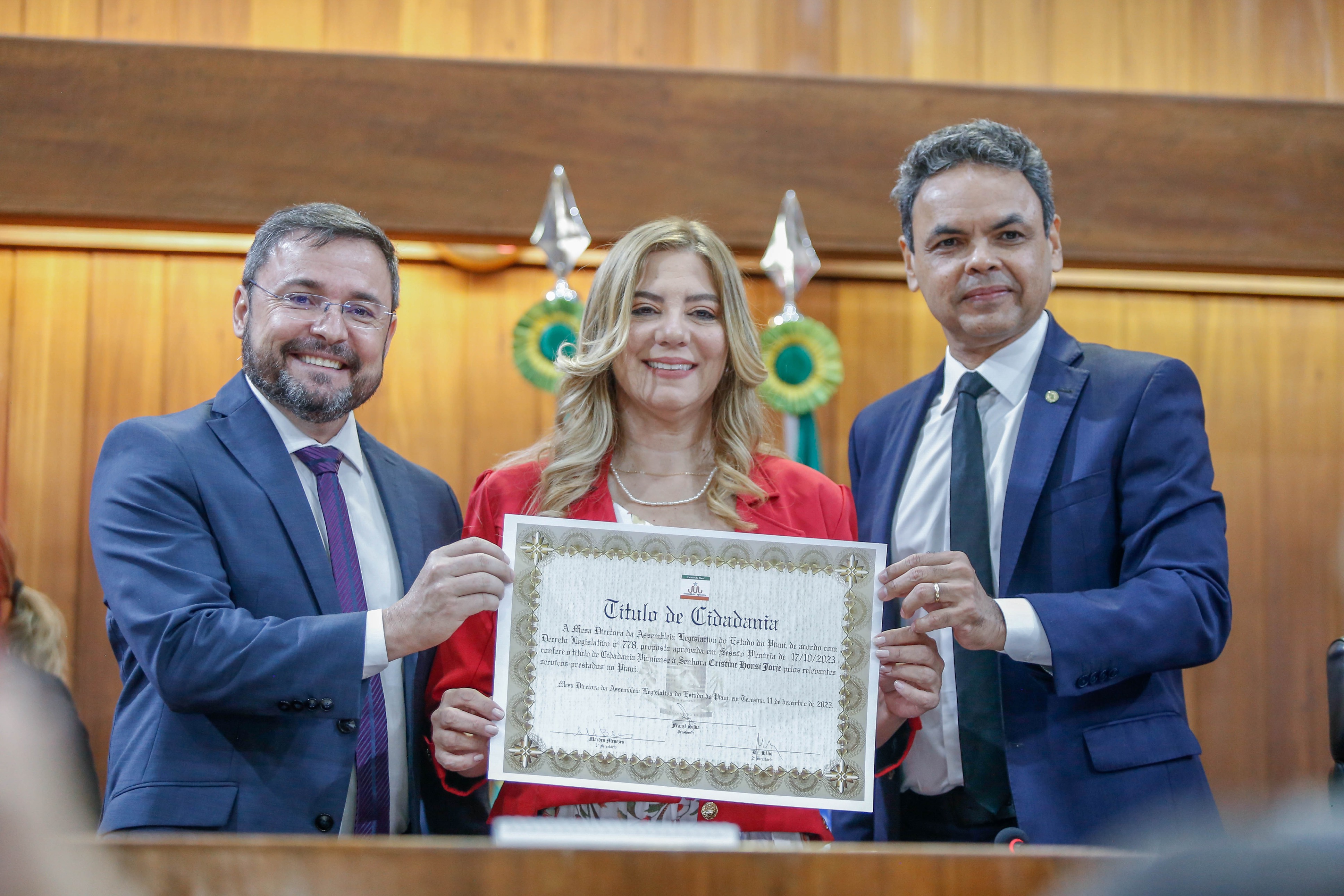 Alepi homenageia três fisioterapeutas com título de cidadania piauiense