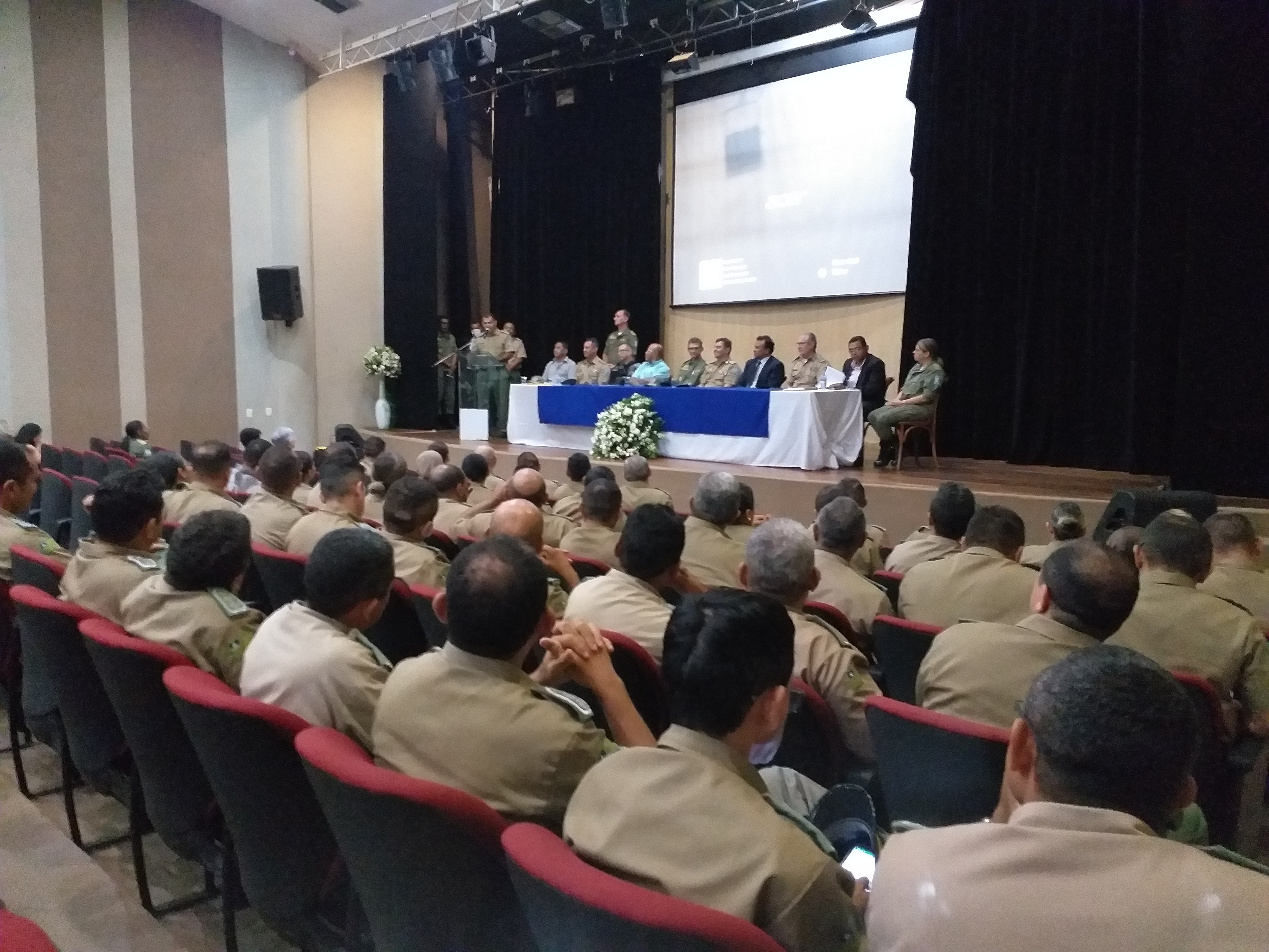 Cine Teatro da Alepi sedia formatura de 48 oficiais em Gestão de Segurança