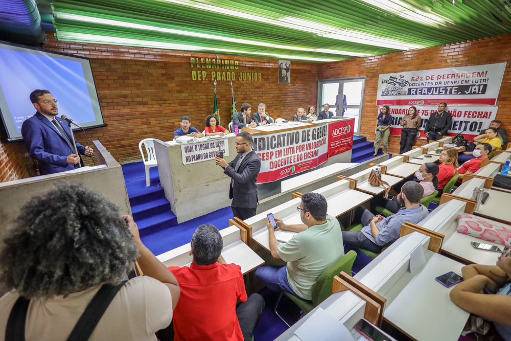 Audiência pública cobra valorização de professores e orçamento próprio para a Uespi