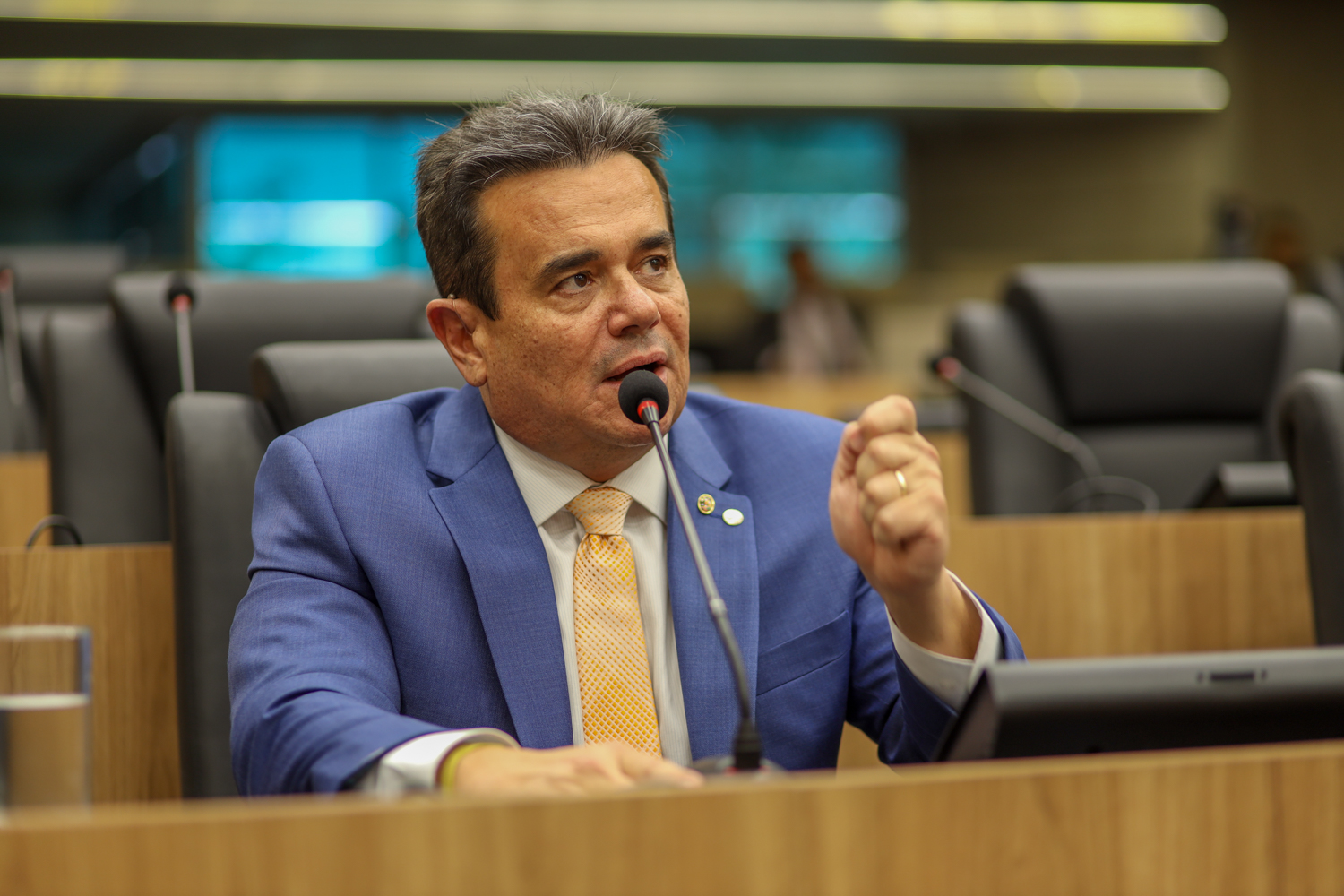 Deputado cobra maior conscientização sobre queimadas e meio ambiente