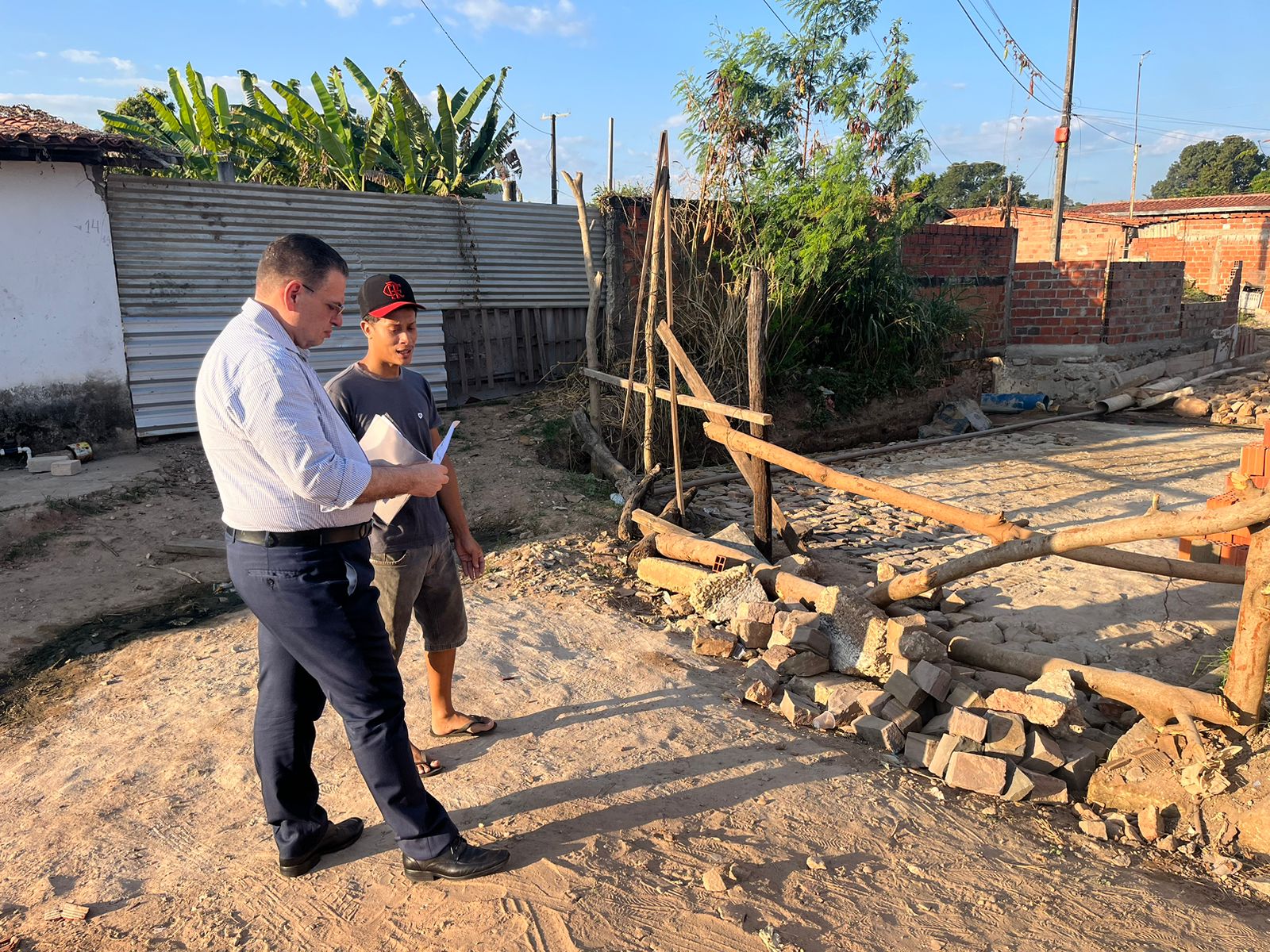 Deputado Gessivaldo visita comunidades carentes em Teresina