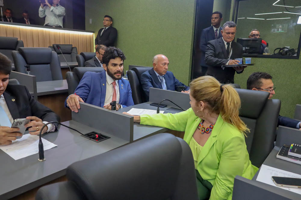 Deputado propõe criação de política de saúde para combater as DSTs entre jovens   