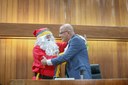 Deputados adotam cartinhas da campanha Papai Noel dos Correios