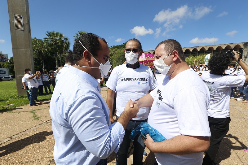 Deputados apoiam manifestação pelo piso nacional dos enfermeiros