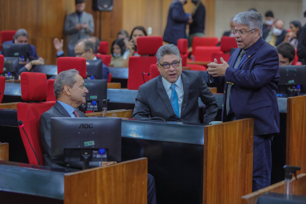 Deputados mudam Regimento e Constituição sobre a eleição da Mesa Diretora 