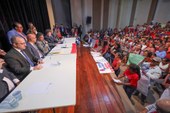 Deputados debatem regularização fundiária com movimentos sociais