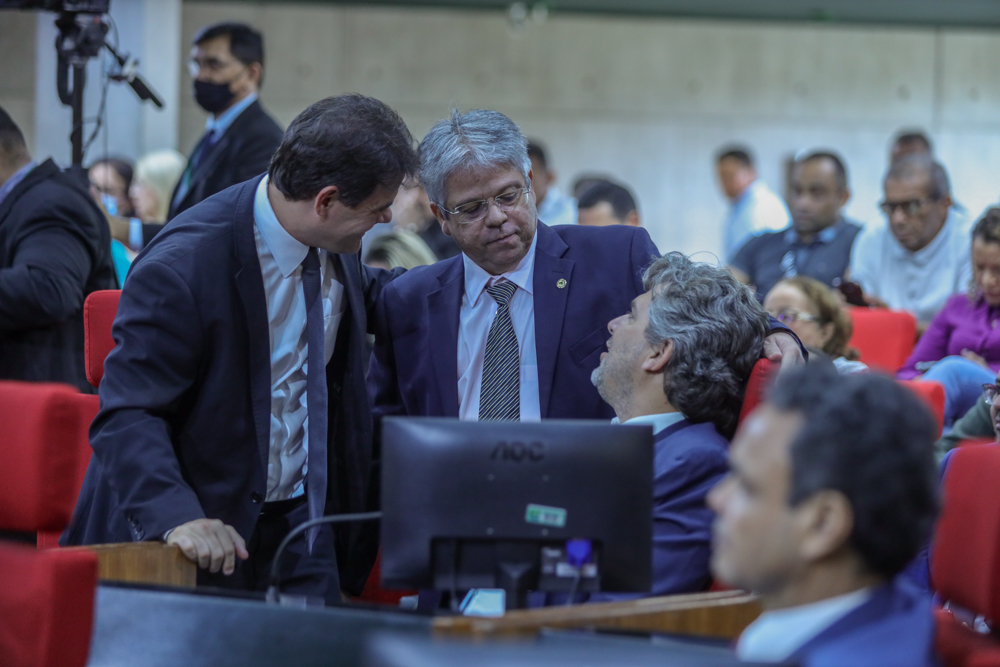 Deputados eleitos tomam posse no dia 1º de fevereiro