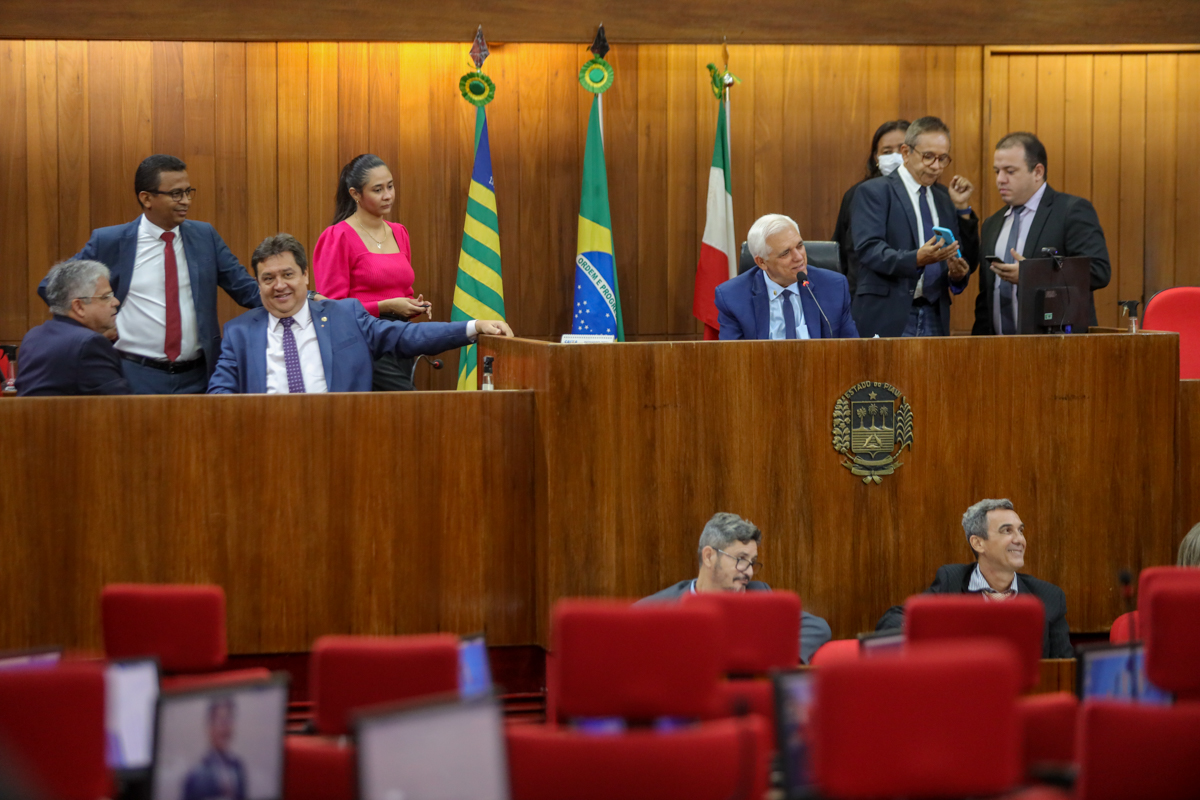 Deputados recebem respostas de requerimentos feitos à Prefeitura de Teresina