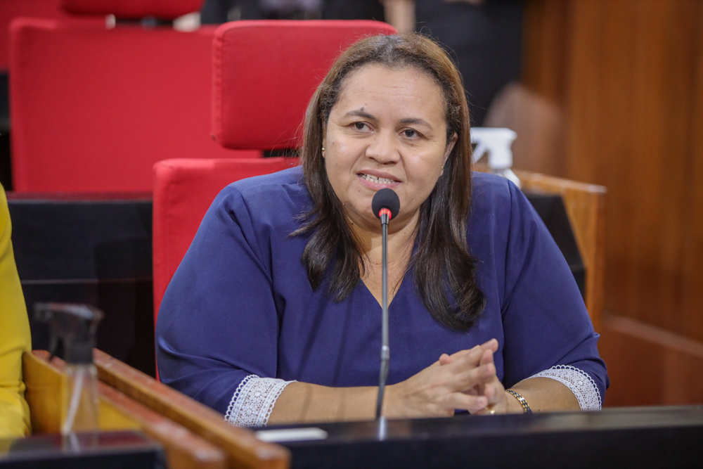 Elisângela Moura convida para sessão em homenagem à Marcha das Margaridas