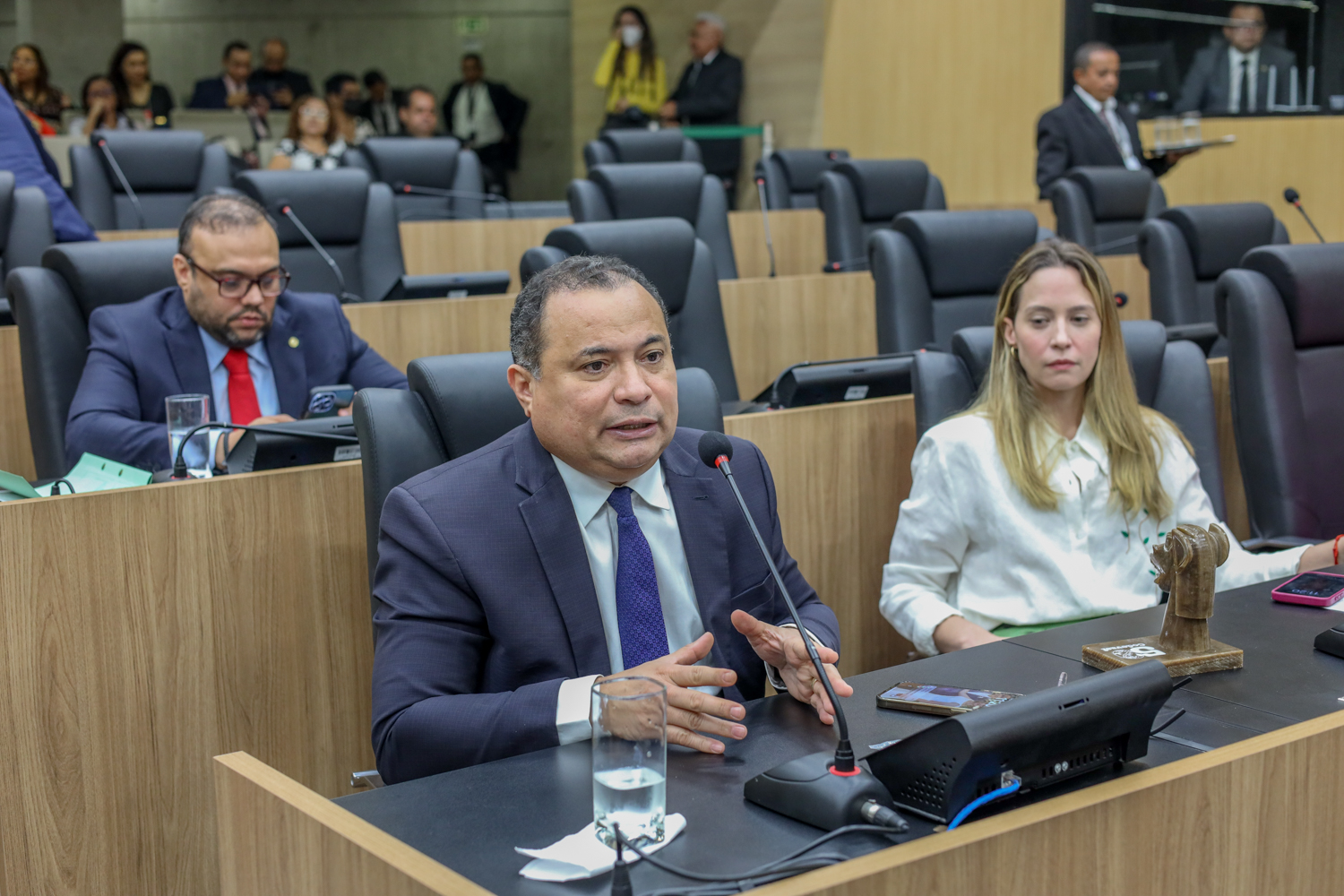 Evaldo Gomes comemora proposta de tarifa zero no metrô de Teresina