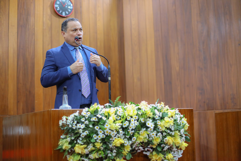 Evaldo Gomes e Dr. Hélio lamentam empobrecimento da educação brasileira