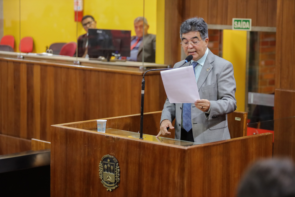 Francisco Limma destaca novo Bolsa Família em discurso