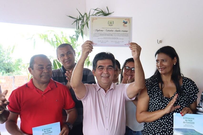 Francisco Limma recebe título de cidadão de Santa Rosa do Piauí