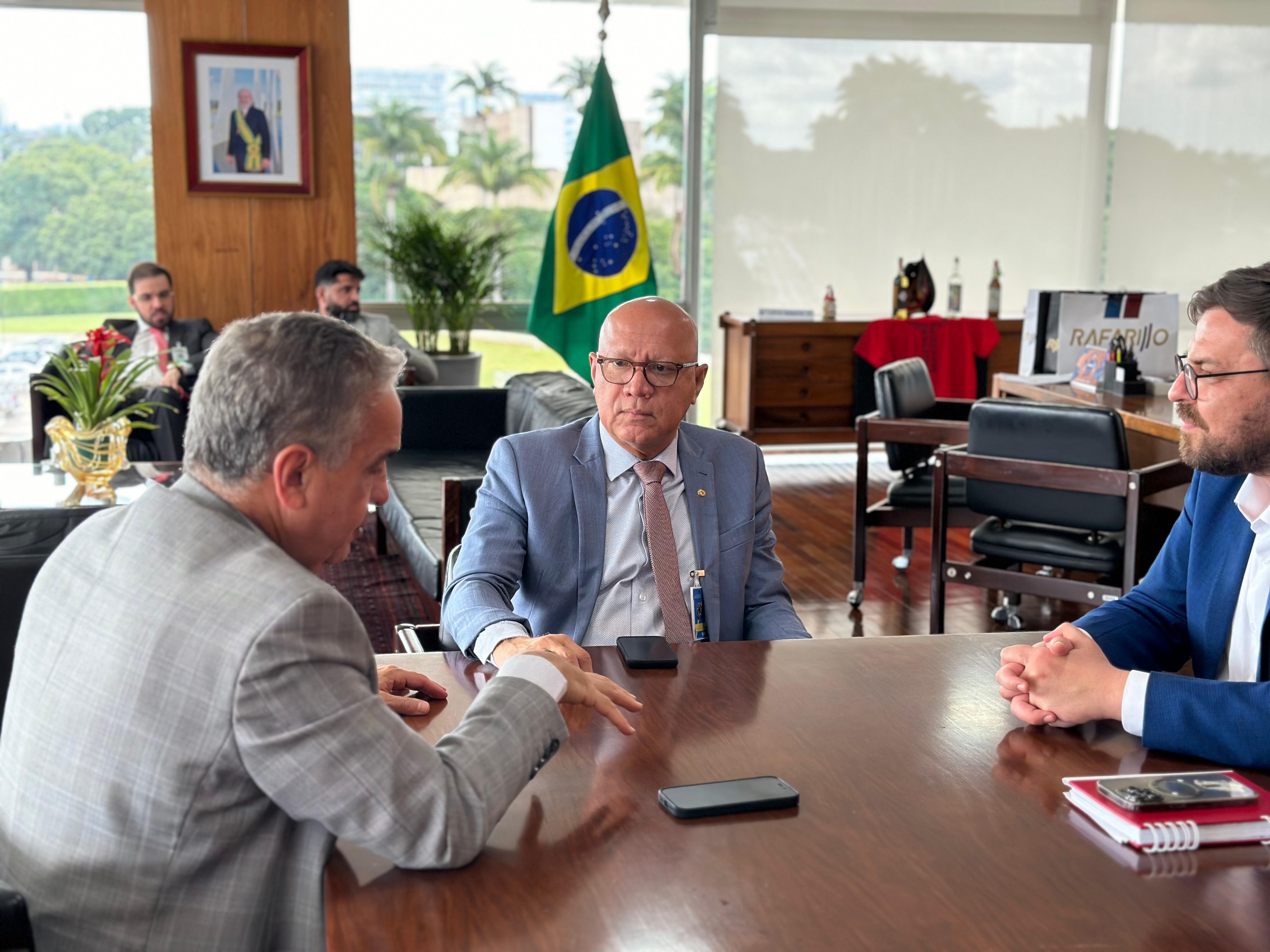 Franzé consegue apoio em Brasília para o Canal do Sertão do Piauí