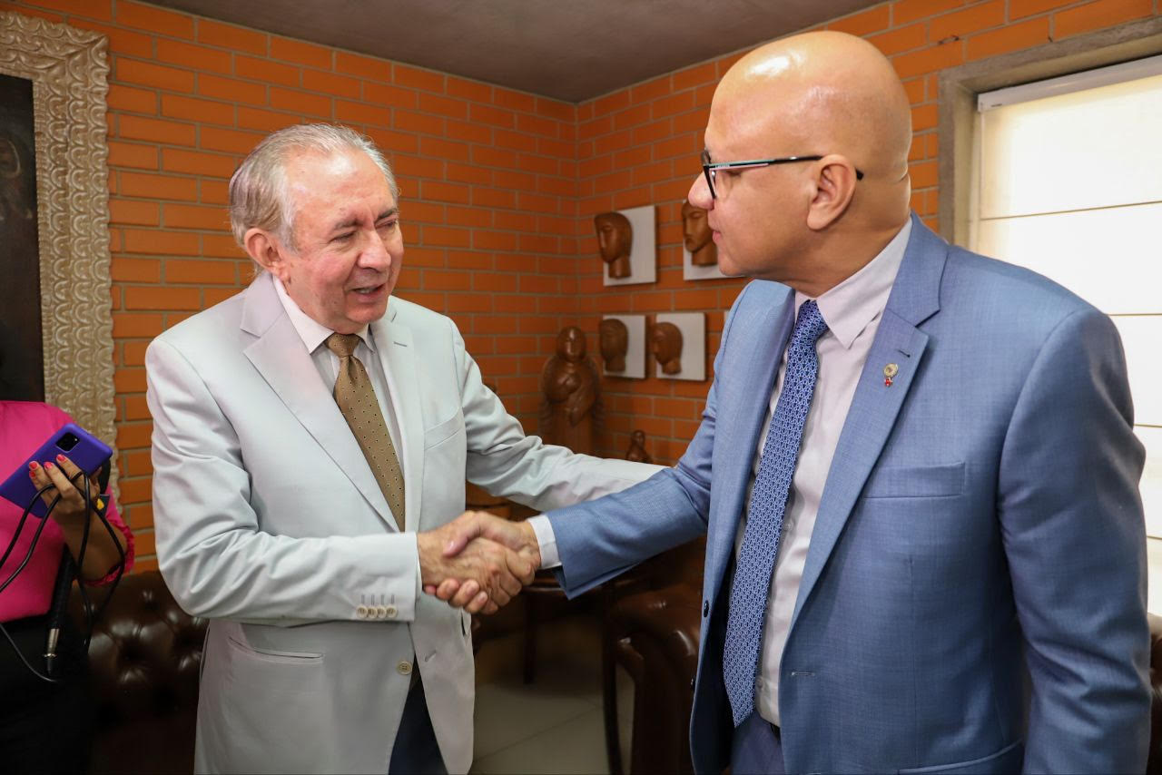 Franzé recebe ex-ministro João Henrique para conversa sobre transporte público