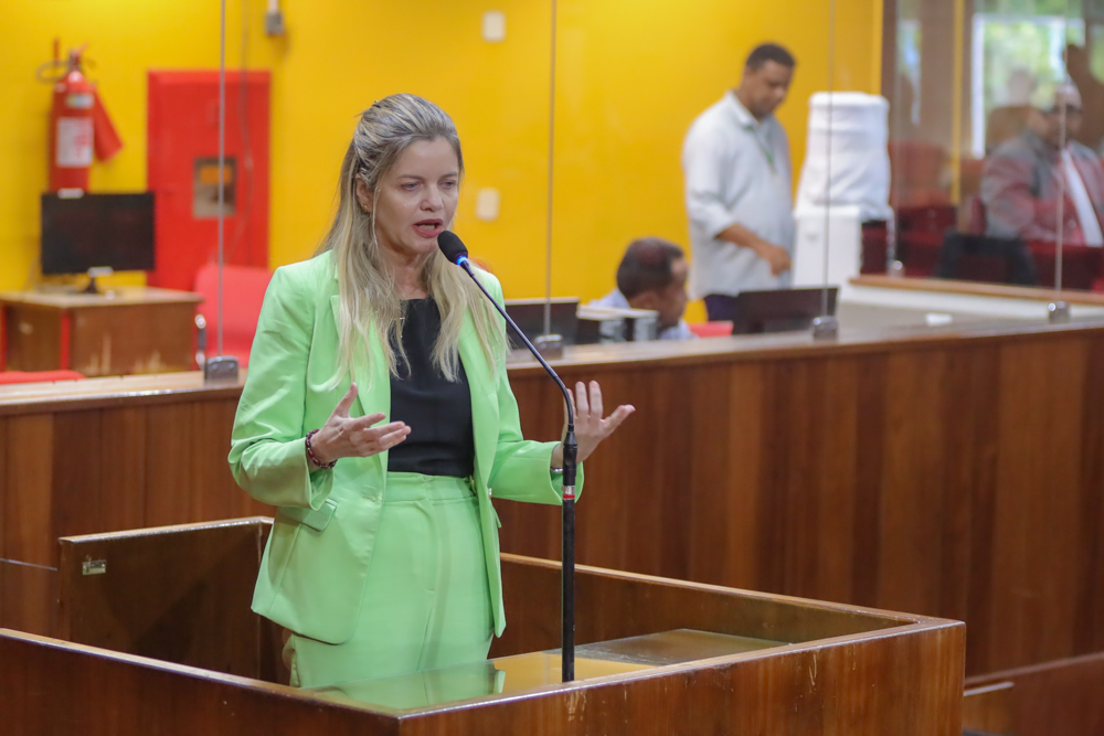 Gracinha Mão Santa propõe audiência sobre implantação de tempo integral nas escolas