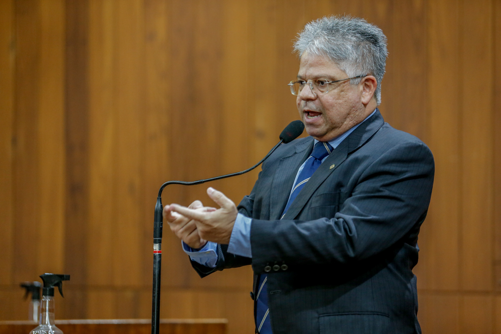 Gustavo Neiva destaca a investigação sobre compra de respiradores